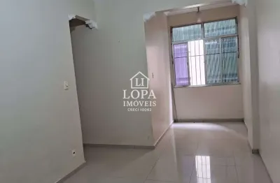 Apartamento de dois quartos no Bairro de Fátima Centro do Rio de Janeiro