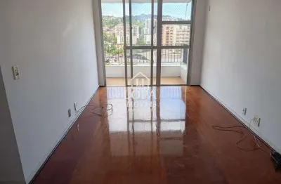 Apartamento de sala dois quartos dependência para locação em praça da bandeira