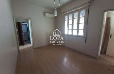 Apartamento à Venda com 2 quartos, 1 banheiro e 63 m² por 380.000