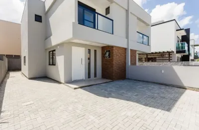 Casa 3 quartos geminada no carianos na ressacada em florianópolis