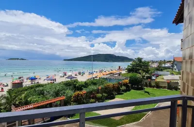 Apartamento frente mar em Ingleses de três dormitórios e duas vagas livres