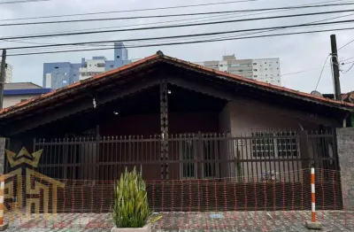 Casa isolada de  3 quartos (1 suíte) no bairro de guilhermina em praia grande - sp