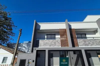 Casa sobrado com 3 dormitórios sendo 1 suíte - no bairro gravatá  em navagentes/sc