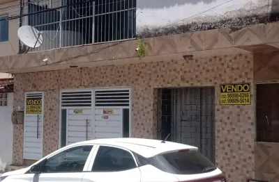 Casa à venda na Avenida Santana do Ipanema, 74, Cruz das Almas, Maceió
