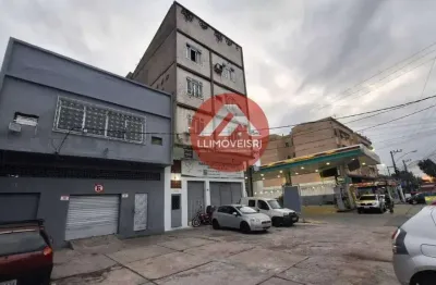 Apartamento em frente ao metro de vicente, 3 quartos sendo 1 dependência.