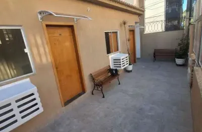 Vista alegre, kitnet com 20m, cozinha e banheiro. toda reformada reformado