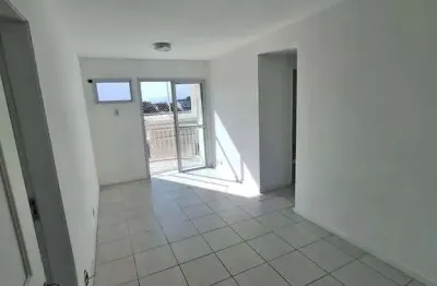 Vila imperal, excelente 2 quartos com vaga, andar alto e vista para piscina.