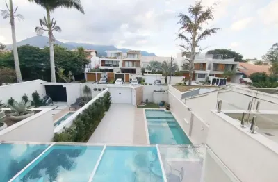 Rio mar, casa com piscina e área gourmet. espetacular com 3 vagas. entrar morar.