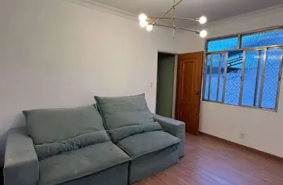 Amplo apartamento com 2 quartos, 80m a venda em vista alegre, rua da delegacia.