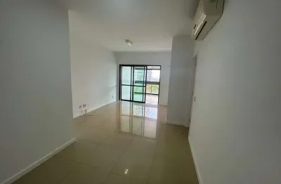 Palais de nice, 4 quaertos, 2 suítes, 2 vagas. móveis, varanda para praia. lazer