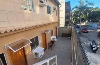 Kitnet, 1 amplo cômodo, cozinha e 1 banheiro. área externa. familiar e seguro.