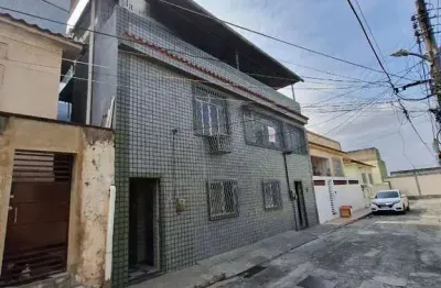 Casa a venda, 2 salas amplas com 4 quartos, 3 vagas e terraço. piedade.