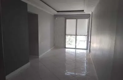 Geminiano gois, 3 quartos com varanda e vaga. próximo a três rios e bananal.