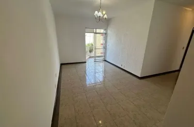 Apartamento a venda no Largo do Bicão, 3 quartos com 86m, suíte e vaga. Móveis.