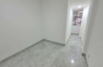Copacabana, Edmundo Lins, 2 quartos com dependência completa. 1 vaga.