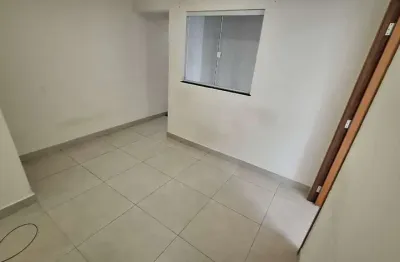 Alugel em Vista Alegre, Av. Brás de Pina, 2 quartos, sala, cozinha e banheiro.