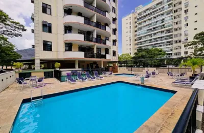 Cobertura Dublex a  venda, 140m, com 3 quartos, Piscina e área gourmet. Linda.