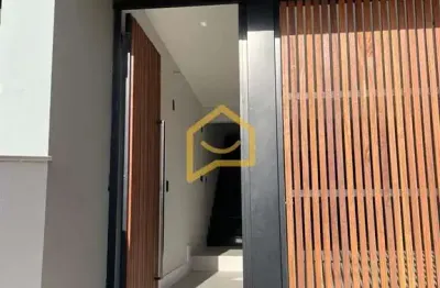 Casa no centro 3 suítes, 4 banheiros, 5 vagas na garagem e 235m2