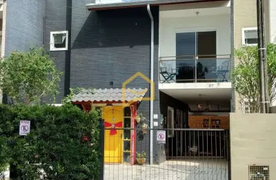 Casa sobrado 3 dormitorios, 3 banheiros, 2 vagas garagem e 223m2.