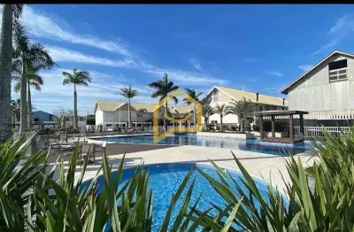 Casa com 2 suítes no condomínio las piedras  próxima à praia do morro das pedras