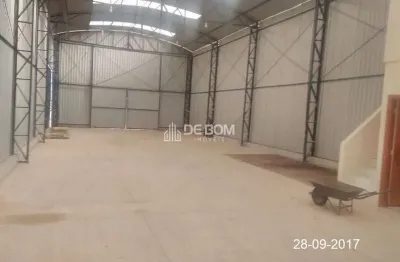 Barracão para locação no distrito industrial, com área útil de 320 metros quadrados em um terreno d