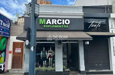 Casa comercial com 12 salas para alugar no Centro, Poços de Caldas 