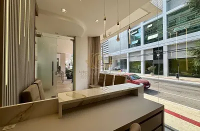 Clínica mobiliada e finamente decorada 107m² 2 wc 1 vaga de garagem na avenida brasil em balneário camboriú - sc