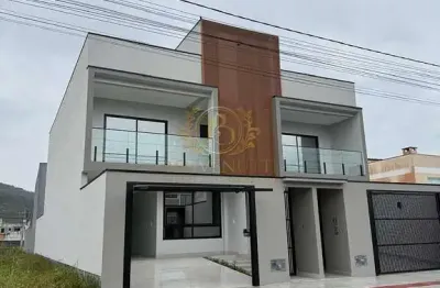 Excelente oportunidade em um bairro tranquilo, com fácil acesso a serviços e comércios, design moderno, espaço gourmet, em balneário camboriú - sc bal