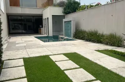 Casa em condomínio fechado com 4 quartos à venda na Barra da Tijuca, Rio de Janeiro 