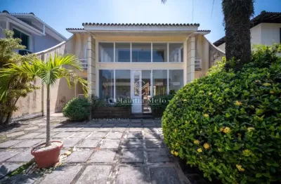 Casa em condomínio fechado com 4 quartos à venda na Barra da Tijuca, Rio de Janeiro 