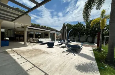 Casa de luxo em alphaville com design contemporâneo e paisagismo