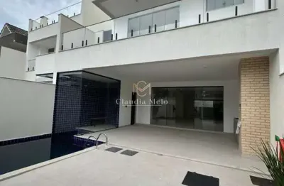 Casa Moderna de Alto Padrão para Locação com Piscina e Varandas