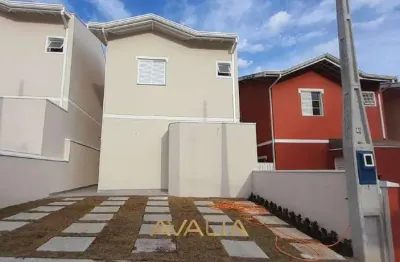 Sobrado novo no condomínio flamboyant com 3 quartos e quintal