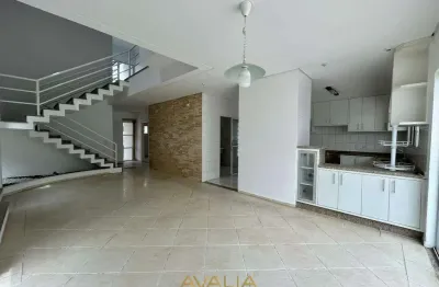 Casa com 3 quartos e 4 banheiros para alugar, 233 m² por r$ 8.500/mês