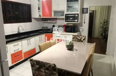 Sobrado à venda com 156m² em excelente região | são josé dos campos-sp