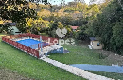 Chácara dos sonhos! 2.500m² de puro lazer com piscina, pomar e área gourmet completa – conforto e privacidade em meio à natureza!