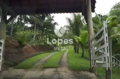 Chácara pé na represa mobiliada em condomínio fechado – lazer, natureza e segurança em são josé dos campos