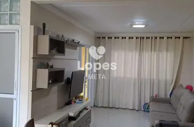 Sobrado com Parte Superior Nova e Acabamento Impecável em Eugênio de Melo