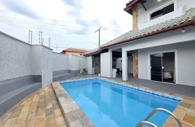 Imóvel de luxo à venda em Peruíbe-SP: Casa com 6 quartos, 5 suítes, 3 salas e mais! Confira!