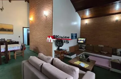 Casa à venda em Peruíbe-SP, Estância Balneária Convento Velho: 3 quartos, 1 suíte, 3 salas, 3 banheiros, 5 vagas, 197m².