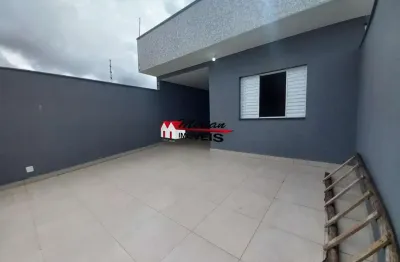 Linda casa (nova) 3 dormitórios (1 suíte), sala, cozinha, piscina, churrasqueira, 2 vagas