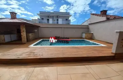 Maravilhosa casa, 3 dts, ampla sala, mezanino, espaço gourmet, piscina - 200mts da  praia