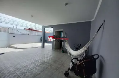 Linda Casa Assobradada 3 Dts. (sendo  2  suítes), 2 Salas, Amplo quintal -  700mts da Praia