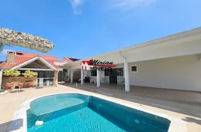 Casa de luxo à venda em peruíbe-sp, com 6 quartos, 6 suítes e 260m² de área. venha conhecer!