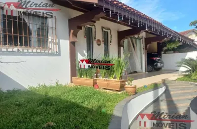 Linda Casa 3 Dormitórios, Amplo quintal - 100 Mts da Praia - Stella Maris