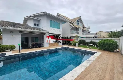 Casa de condomínio à venda em localização privilegiada: 4 quartos, 2 suítes, 2 salas, 4 banheiros e 2 vagas de garagem bougainvillee i