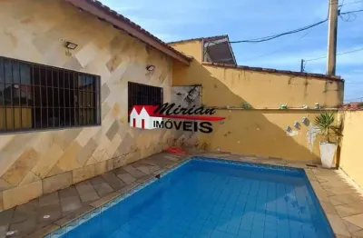 Ótima casa 'mobiliada' 03 dts. edícula, churrasqueira, piscina - bairro nobre