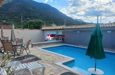 Belíssima casa 3 dts. edícula, churrasqueira, piscina - 200mts da praia