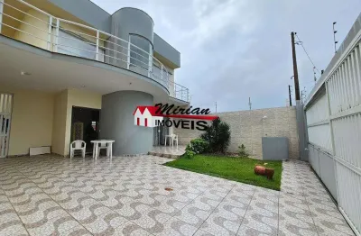 Casa  a venda em peruibe frente para o mar com 3 quartos sendo 1 suite , lindo jardim pé na areia