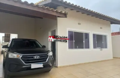 Casa térrea 3 dormitórios, espaço gourmet, piscina - 150mts  da praia